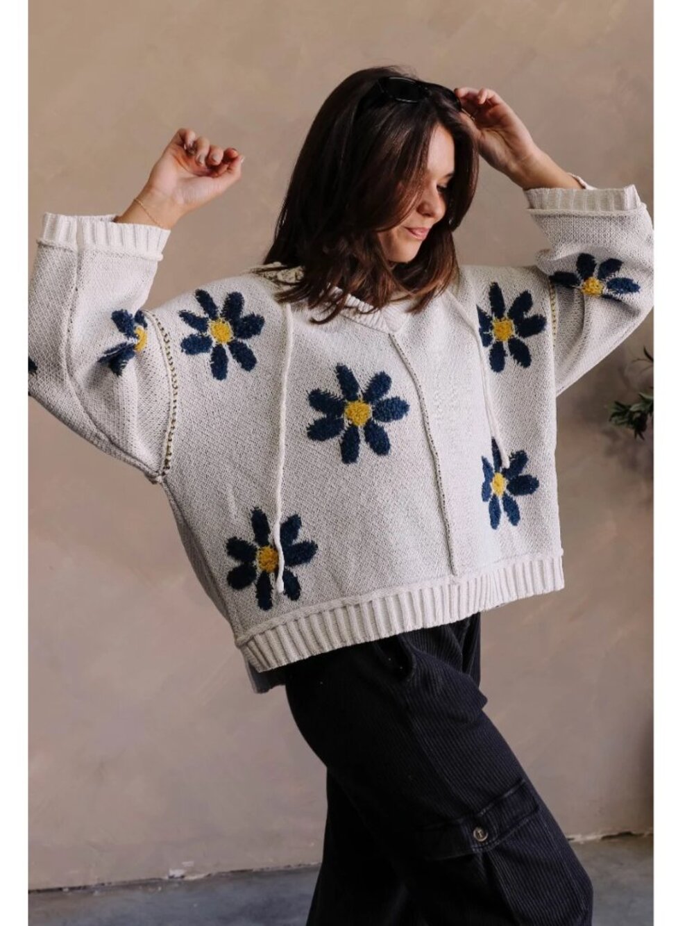 Daisy Floral Navy & Cream Long Sleeve Hoodie Sweater Size Large